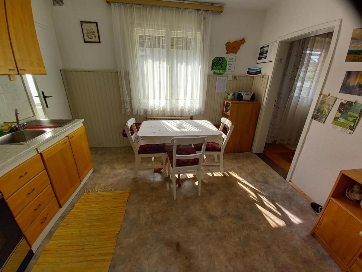 Rooms Apartma Cerknica Bagian luar foto