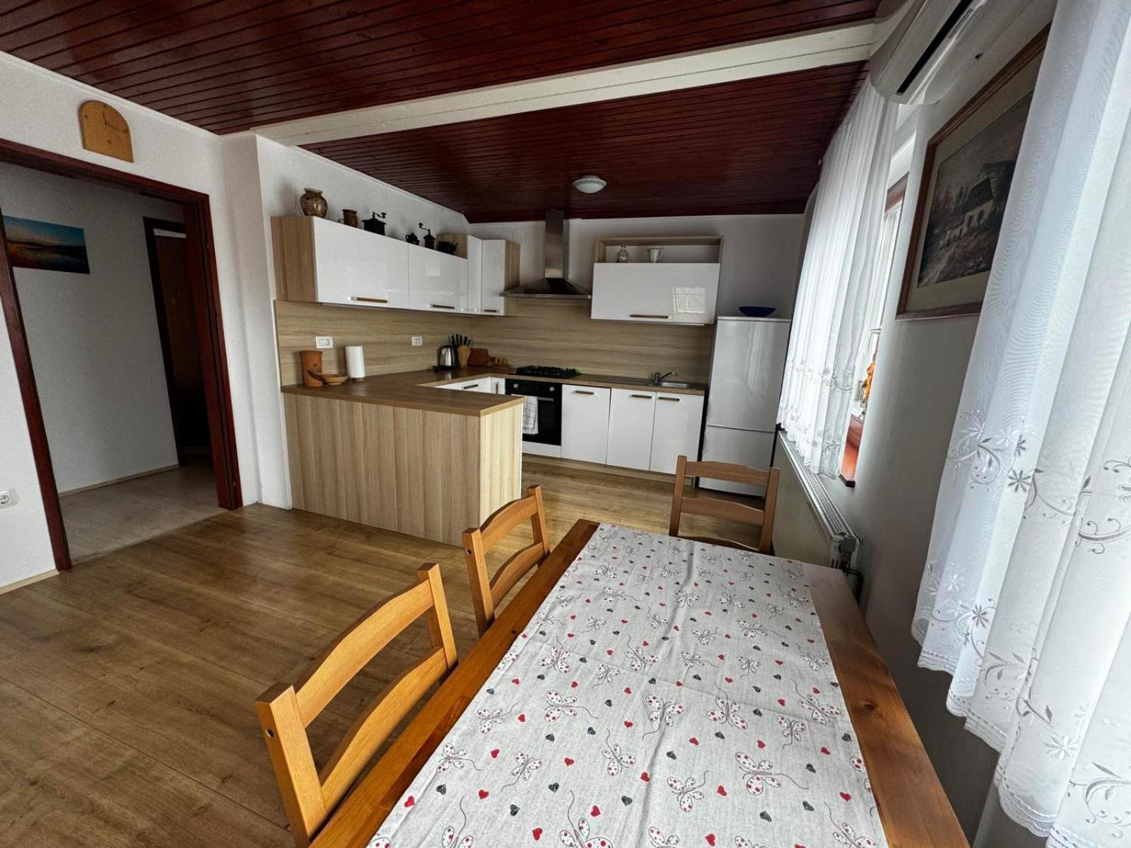 Rooms Apartma Cerknica Bagian luar foto